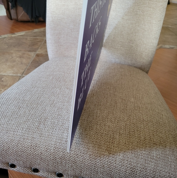 This Home Backs the Blue sign. 18" X 12" - Picture 2 of 3